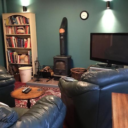 Lowri Cottage Hotel Shenstone Esterno foto