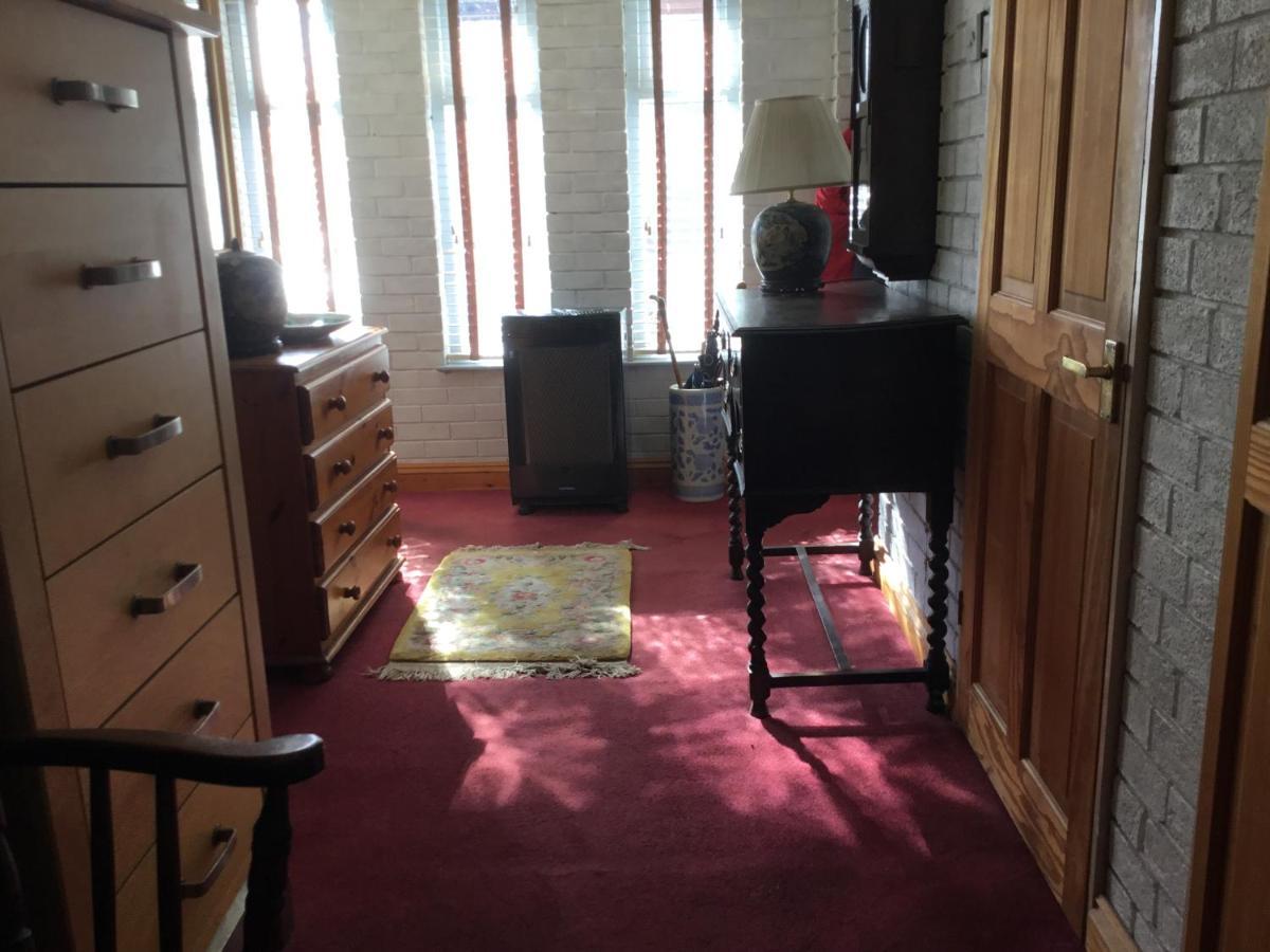 Lowri Cottage Hotel Shenstone Esterno foto