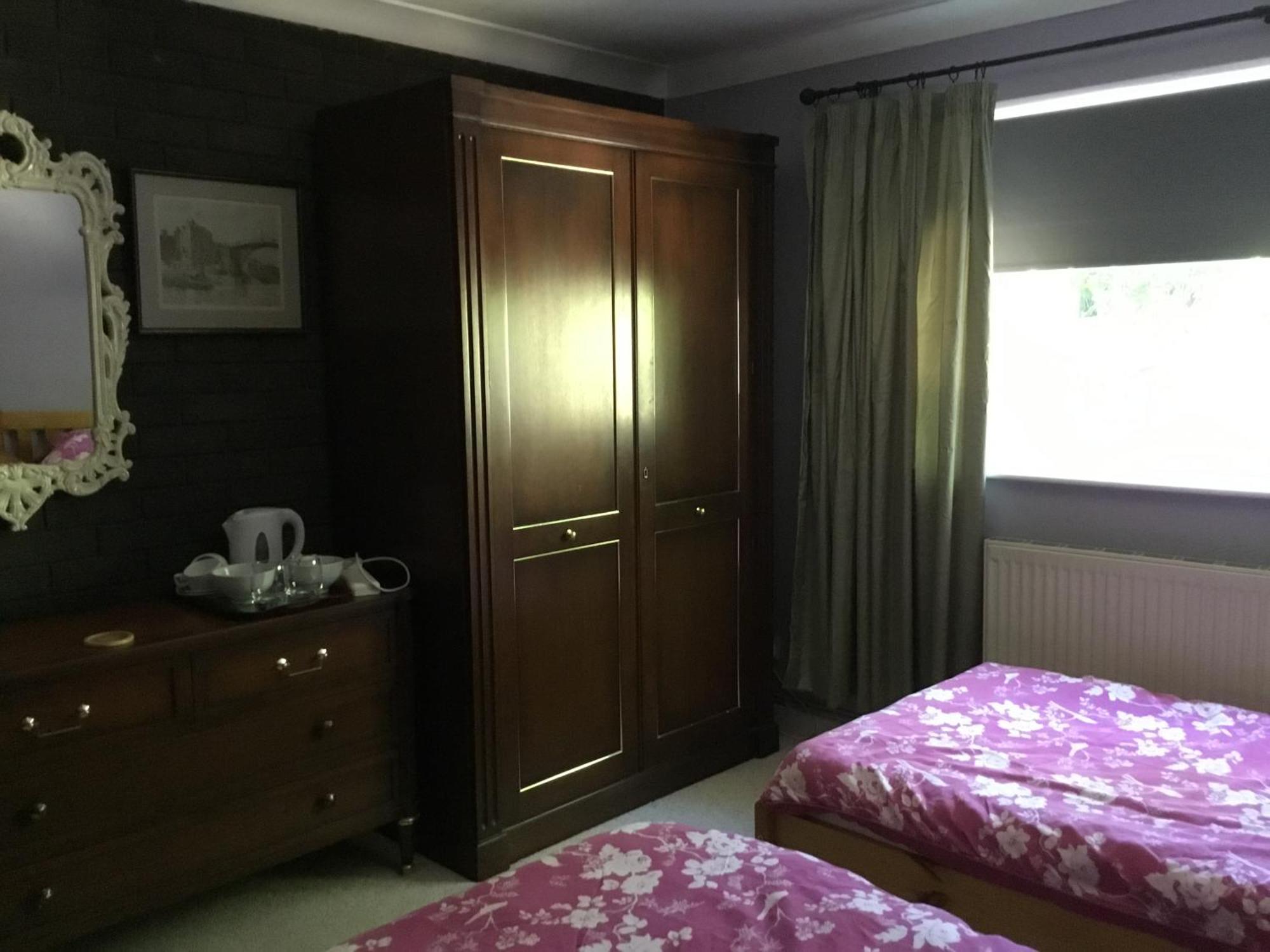 Lowri Cottage Hotel Shenstone Esterno foto